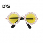 Lemmikloomade prillid tehisp&auml;rlitega kaunistustega Kerge fotograafiatarvikud V&auml;ikeste kasside p&auml;ikeseprillid Koerte kaitseprillid festivalipidude jaoks kollane