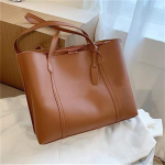 Naiste &uuml;hev&auml;rviline t&otilde;mblukk Suure mahutavusega kotikott vaba aja PU &otilde;lakotid Ruudukujuline magnetiline pandlaga kandekott One Size valge