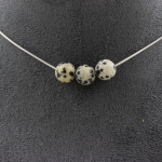 Pierres et Min&eacute;raux. Collier 3 perles Jaspe Dalmatien 8 mm. Chaine en acier inoxydable Collier femmes, hommes. Taille personnalisab