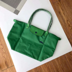Uus disainkott nailonist naiste k&auml;ekotid logoga Dumpling Beach Bag Luksuslikud kaubam&auml;rgiga ostukotid nahast k&auml;epidemega kandekotid L 31cm roheline