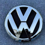 VOLKSWAGENi jaoks Sobib Volkswagen T6 heledale mustale h&otilde;bedasele matt 170mm esiradiaatoriv&otilde;re logo+130mm tagaluugi logo c black