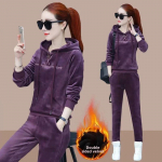 Naiste kapuutsiga dressipluusid, topid, dressid, k&otilde;rge v&ouml;&ouml;kohaga haaremp&uuml;ksid, pahkluuni ulatuvad p&uuml;kskost&uuml;&uuml;mid, pl&uuml;&uuml;sist voodriga komplekt, talvine paksem sametist 2-osaline komplekt M lilla