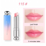 Niisutav huulepalsam p&uuml;sivat v&auml;rvi meeleolu muutev kauakestev niisutav huulepulk