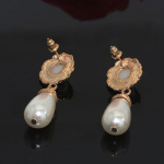 Naiste elegantsed luksuslikud kuldse tooniga ehted Faux Pearl Drop rippuvad k&otilde;rvar&otilde;ngad