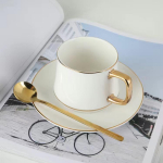 Nordic Style Light Luxury v&auml;rvitud kullaga kohvitass ja taldrik Kaheosaline keraamilise tassi komplekt veetass Lilletee tass piimatass