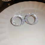 Moodsad inkrusteeritud teemant-mitmekihilised &uuml;mmargused allergiavastased k&otilde;rvar&otilde;ngad Lihtne temperament K&otilde;rgetasemeline geomeetriline k&otilde;rvar&otilde;ngad Naiste k&otilde;rvar&otilde;ngad