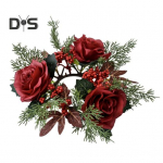 Kunstlilledest k&uuml;&uuml;nlar&otilde;ngas p&auml;rg K&auml;sitsi valmistatud plastikust karmiinpunasetest roosimarjadest k&uuml;&uuml;nlaalus j&otilde;uludeks t&auml;nup&uuml;ha kodupeolaua kaunistuseks punane