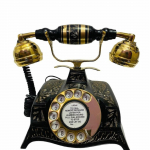 Vanaaegne mereteemaline messingist ketasvalikuga telefon &ndash; funktsionaalne elegants dekoorihuvilisele.