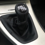 Auto k&auml;igukangi nupp 5-k&auml;iguline 6-k&auml;iguline Sobib BMW E90 E91 E92 LHD manuaalk&auml;igukasti k&auml;epide kangi pulk PU-nahast kattega 5 Speed Shift Knob