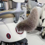 Auto tagaosa elektriliselt v&auml;ristav pl&uuml;&uuml;srebasesaba puldiga kiikuv kaunistus elektrilisele mootorrattale armas kohev sabakaunistus Khaki gray
