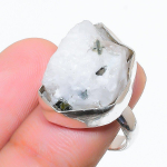 Looduslik vikerkaare kuukivi v&auml;&auml;riskivi 925 h&otilde;bedane s&otilde;rmus, suurus 6,5 T4D03