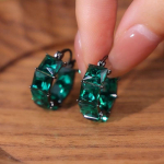 Ruudukujulised rohelised hallid kristallist &uuml;mmargused r&otilde;ngask&otilde;rvar&otilde;ngad naistele meestele must kullav&auml;rvi tsirkoon k&otilde;rvaklahv pulmapeo ehted antiik hall