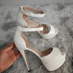 Naiste sandaalid Uued seksikad 14 cm platvormiga &uuml;lik&otilde;rged kontsad tikkp&uuml;ksid lahtise varbaga pahkluu rihm Sandaalid Gladiator peokleit pulmakingad 35 valge