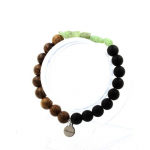Pierres et Min&eacute;raux. Bracelet Apatite verte de Madagascar + Perles Onyx noir mat + bois 8 Fabriqu&eacute; en France.