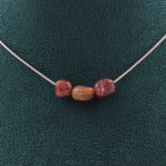 Pierres et Min&eacute;raux. Collier 3 perles Rubis du Br&eacute;sil Chaine en acier inoxydable Collier femmes, hommes. Taille personnalisable.
