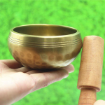 K&auml;sitsi valmistatud Nepaali messingist Tiibeti laulukauss meditatsiooniks ja palveks. Handmade vask