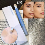 The facial concealer lotion pen is moist and smooth, brightening the tear troughs and covering spots. 01