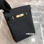 2025 Uus Kelli rinnakott moodne mini lihtne lit&scaron;i muster togo esimene kiht veisenahk &uuml;hekordne &otilde;lakott naiste nahast kott gold buckle 18CM must