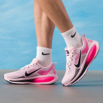 Nike Meeste Vomero Maanteejooksukingad HM6803-602 EU 41