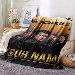 1 tk Kohandatud Nimi THE ROOKIE TV-sarja Mustriga Flanell-tekk Sobib K&otilde;ikideks Hooaegadeks Kodu Dekooriks Soojus ja Mugavus Kingitused P&uuml;hadekingitus_xia 80cm x 120cm brown