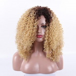 Moodne l&uuml;hikeste lokkis juustega Ombre blond s&uuml;nteetiline parukas naistele wig&cap pruun