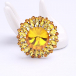 Blucome Gorgeous kuldkollane kristall-lillekujuline prossid naistele Ema Corsages Kleit &Uuml;likond Pross Pin Aksessuaarid kuld