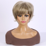 Naiste l&uuml;hike tumepruun blond s&uuml;nteetiline parukas Naturaalne kohev lokkis k&uuml;ljepaukiga parukas naistele igap&auml;evaseks kasutamiseks Cosplay kuumakindel kiud kuldpruun v&auml;rv