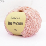 K&auml;sitsi kudumine l&otilde;ng Villane l&otilde;ng karvane kaameli alpaka segatud l&otilde;ngad K&auml;sitsi valmistatud heegeldatud kampsun ise n&auml;put&ouml;&ouml;