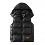 Meeste must-kuldne vest talveks, paks ja k&uuml;lmakindel, seljas udusulepuuvillane vest, lai &uuml;le suuruse jakk M must