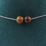 Pierres et Min&eacute;raux. Collier 2 perles Bois 8 mm. Chaine en acier inoxydable Collier femmes, hommes. Taille personnalisable.