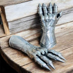 Keskaegsed Nazguli s&ouml;&ouml;vituskindad Nazguli Cosplay Kantavad Kindad S&otilde;rmuste Isanda inspireeritud Cosplay Kiiver Kingitus