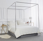 Roostevabast terasest p&otilde;randal seisev printsessi s&auml;&auml;sev&otilde;rk paksendatud ruudukujulise &uuml;laosaga ja kolme avaga 1.0m (3.3 ft) Bed