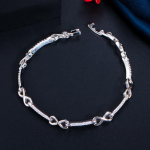 WWJ h&otilde;bedase v&auml;rvi naiste ehted CZ tsirkoonist keti k&auml;ev&otilde;rud valge