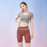 Naiste spordikomplekt, 2-osaline komplekt J&otilde;usaali Crop Top &Otilde;mblusteta l&uuml;hikesed p&uuml;ksid Joogakomplektid Sport Rinnahoidja &Uuml;likond Suvine Treening Riietus Fitness J&otilde;usaaliriided S