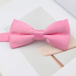 Meeste &uuml;hev&auml;rviline kikilips. Moodne reguleeritav smoking klassikaline pulmapeo kikilips