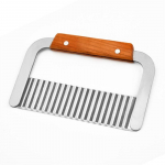 Roostevabast terasest kartulikr&otilde;psu viilutaja Taigna juurvilja-puuvilja kortsus laineline viilutaja nuga kartulil&otilde;ikur frit&uuml;&uuml;ri valmistamise t&ouml;&ouml;riistad