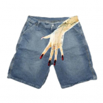 Meeste teksasp&uuml;ksid n&ouml;&ouml;bi ja lukuga, k&auml;sitsi tr&uuml;kitud hiphopistiilis l&uuml;hikesed p&uuml;ksid taskutega, k&otilde;rge v&ouml;&ouml;kohaga XXL