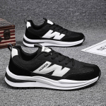 Uued moodsad meeste k&otilde;ndimisjalatsid, vabaaja jooksutossud 39