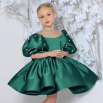 Piiri&uuml;lene puhvvarrukatega printsesskleit t&uuml;drukutele - lillet&uuml;druk, pulmad, s&uuml;nnip&auml;ev, pidu v&otilde;i klaveriesinemine. 110cm (5Y) tumeroheline v&auml;rv