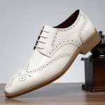 Meeste kleidikingad Terava ninaga &Auml;rikleidikingad Klassika Brogue kingad Paeltega Oxford jalatsid Luksuslikud pulmakingad meestele 39 valge