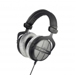 beyerdynamic DT 990 Pro 250 oomi stuudio k&otilde;rvaklapid &uuml;le-k&otilde;rva segamiseks/masterdamiseks/redigeerimiseks must