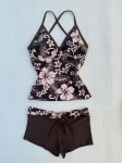 Troopilise lillemustriga halter-tankini ujumistrikoo, V-kaelusega &uuml;laosa ja boyshort-p&uuml;ksikud Kaheosaline komplekt S tumepruun v&auml;rv