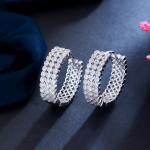 CMM klassikalised h&otilde;bedased kuubikud tsirkooniumr&otilde;ngastega k&otilde;rvar&otilde;ngad kuld