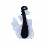 Blucome k&auml;sitsi valmistatud erksav&auml;rviline must luigekujuline pross akr&uuml;&uuml;list loomas&otilde;led, v&auml;ike lastele naiste n&ouml;&ouml;pn&otilde;elad korsa-klambrid n&ouml;&ouml;pn&otilde;elad ehted must