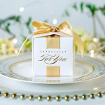 New Wedding Favors kinkekarp Suveniirid lindiga kommikarpidega kinkekarp Ristimiseks Baby Shower S&uuml;nnip&auml;eva&uuml;rituse Peotarbed 20pcs&6.5x6.5x6.5 cm