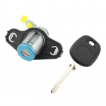 Pakiruumi luugi riivlukusilinder ja v&otilde;ti 69055-02030 Toyota Corolla 2003-2008 jaoks