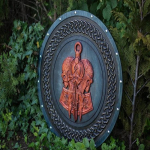 Viking Shield, Mjolniri pealuu, seinakaunistus, puidust seinakunst, k&auml;sitsi valmistatud kodukaunistused, isadep&auml;eva kingitus talle, k&auml;sitsi valmistatud kingitus talle, seinakatted