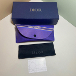 Dior lilla logo prillitoos lilla