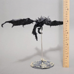 Draakonikujud K&auml;sit&ouml;&ouml;, Vanem V Skyrim Alduin Luksuslik Tegevusnukk Karbikomplekt Draakoninukk, Kogutud Filmi- ja Televisioonihuviliste poolt