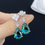 BELLA BOX moodsad ja mitmek&uuml;lgsed veetilgak&otilde;rvar&otilde;ngad, inkrusteeritud simulatsiooniga k&otilde;rgs&uuml;sinikuga teemant-vanaema rohelised ni&scaron;i kvaliteetsed k&otilde;rvar&otilde;ngad earrings roheline